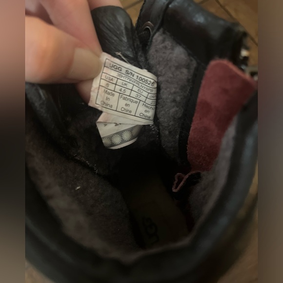 Ugg Boot 6 - Picture 4 of 9